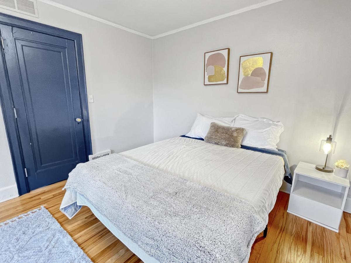 Cozy 3Br Home By Ingersoll Restaurant Scene Des Moine Exteriör bild